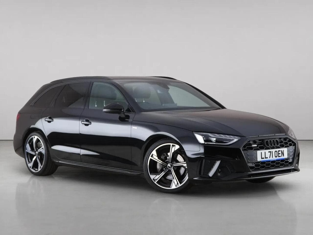 Audi A4 Avant - Audi A4 Avant 2.0 TDI 40 Black Edition S Tronic quattro Euro 6 (s/s) 5dr