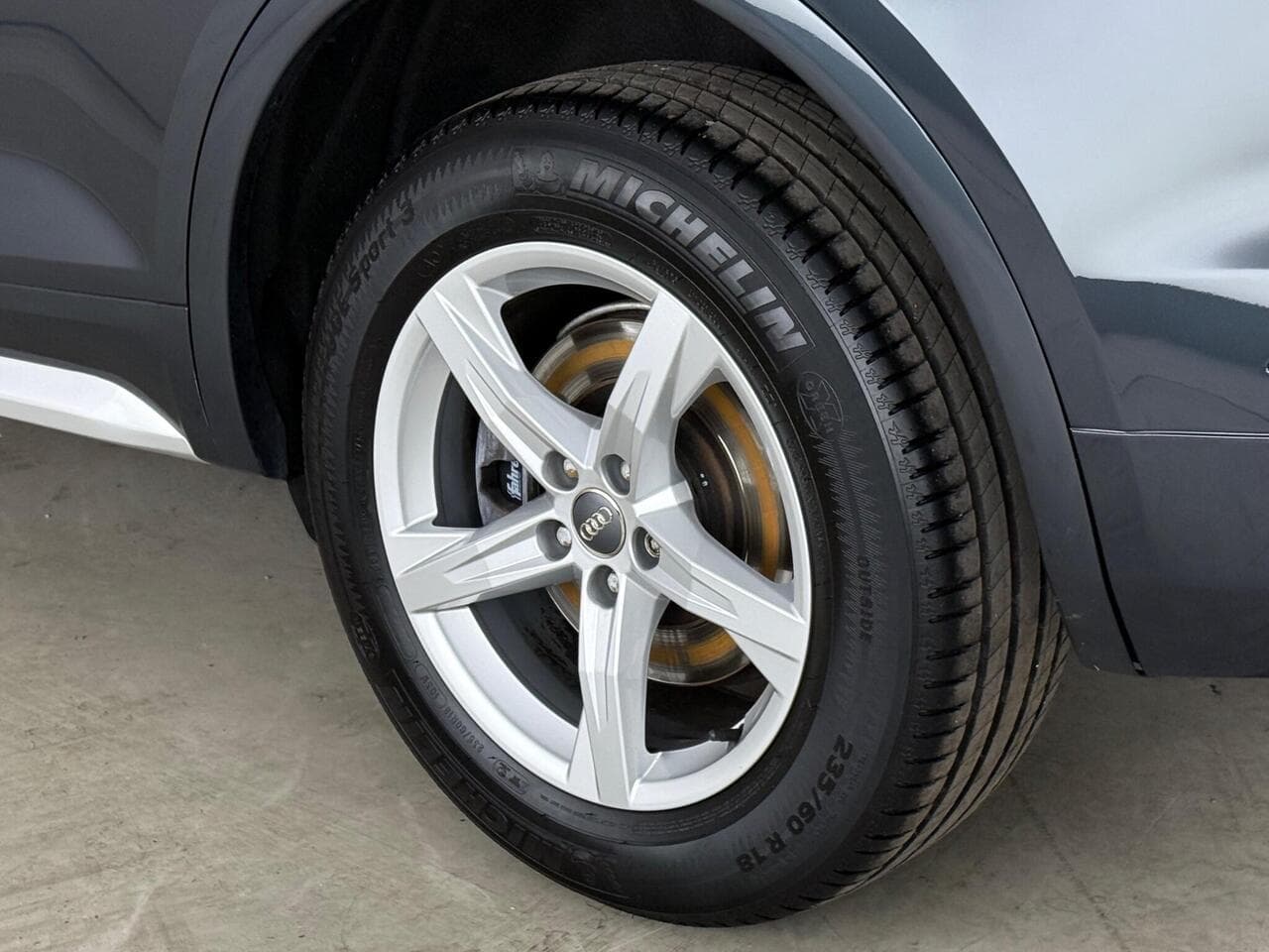 Audi Q5 thumbnail Wheel