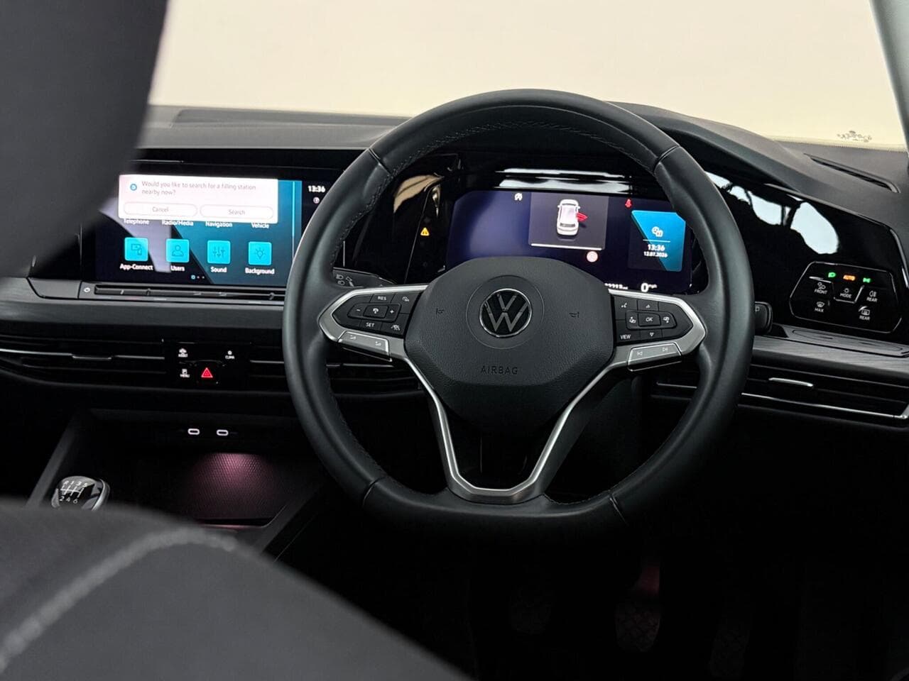 Volkswagen Golf thumbnail Steering Wheel