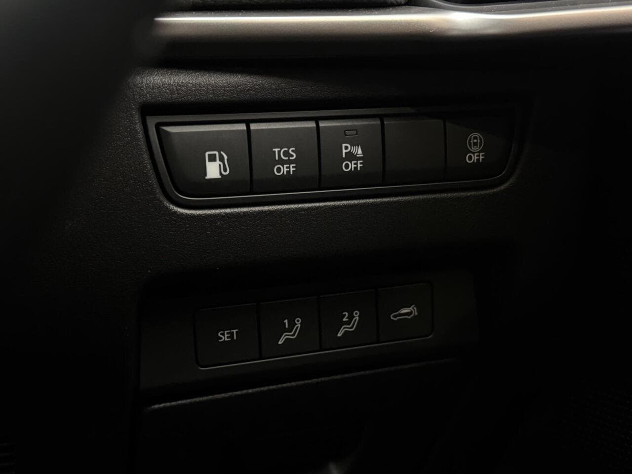 Mazda CX-60 thumbnail Misc Controls
