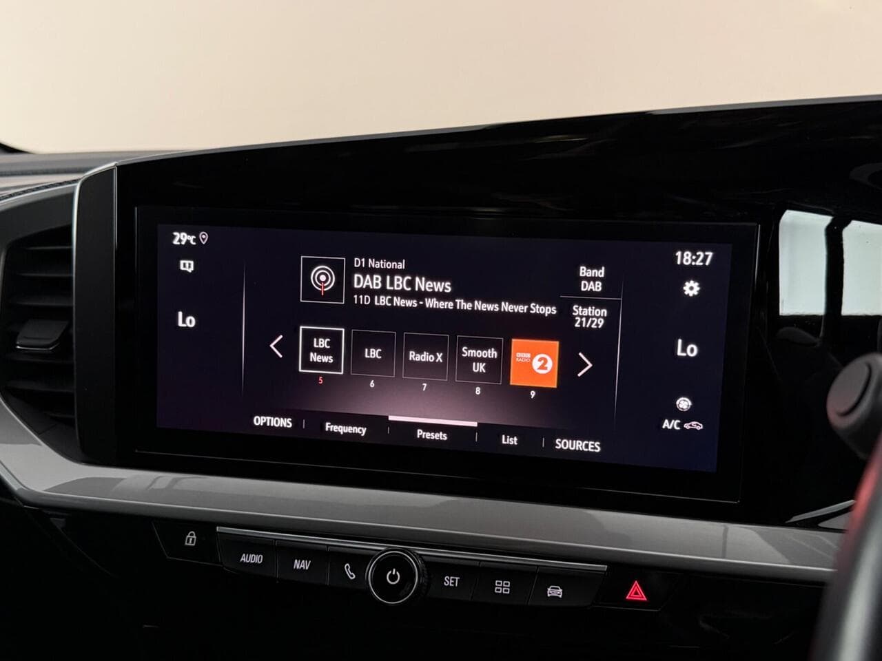 Vauxhall Mokka thumbnail Infotainment System