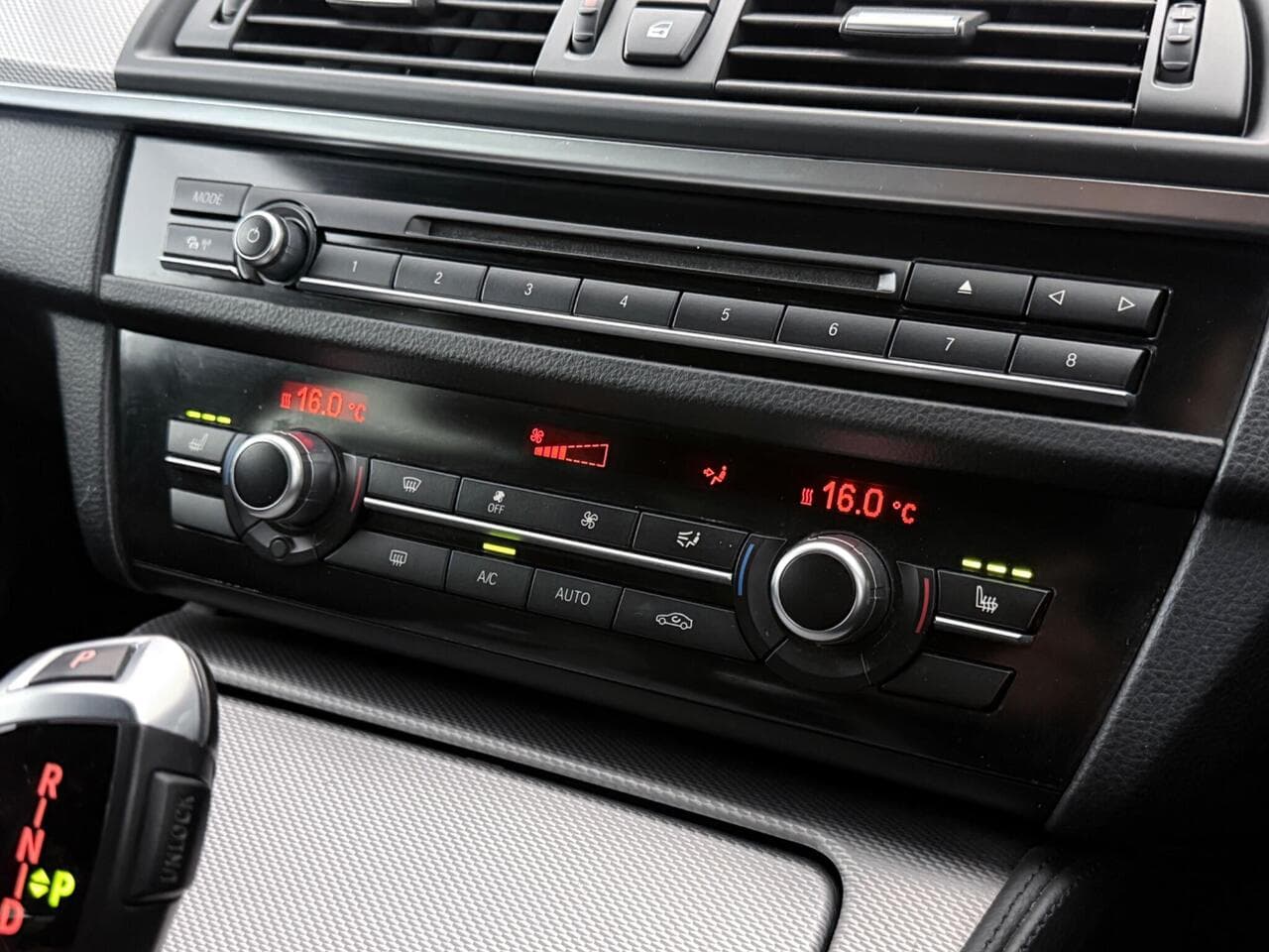 BMW 5 Series thumbnail Infotainment System