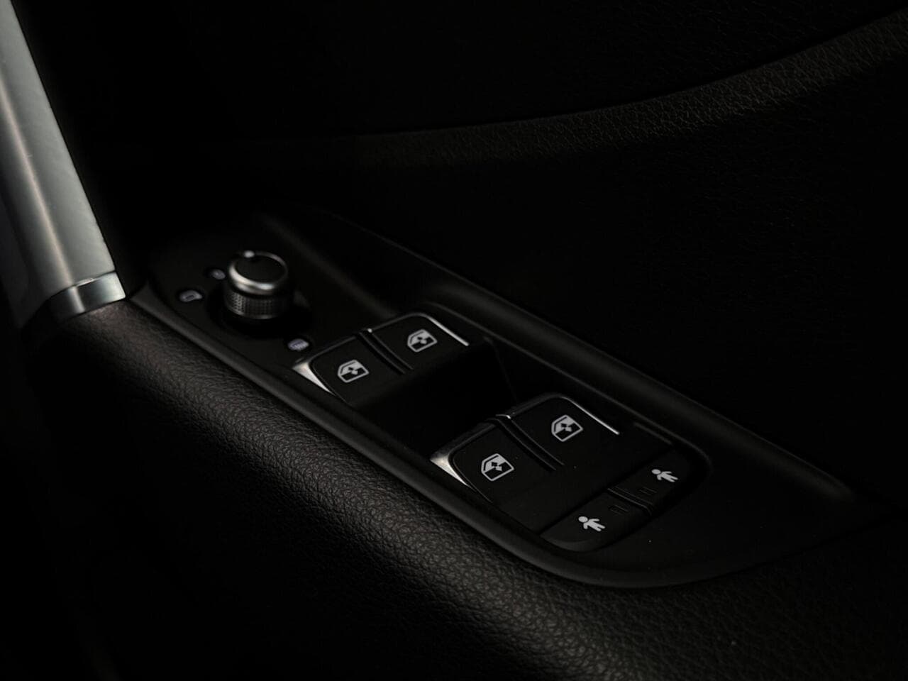 Audi Q2 thumbnail Misc Controls