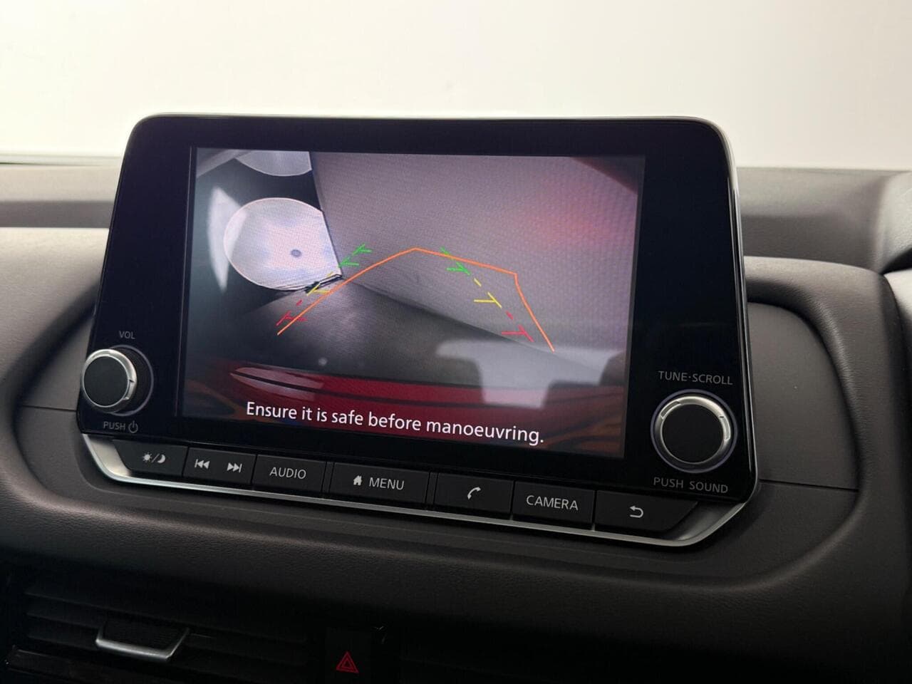 Nissan Qashqai thumbnail Infotainment System