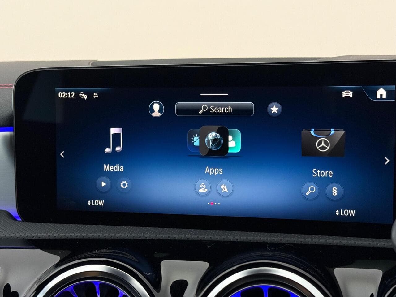 Mercedes-Benz CLA thumbnail Infotainment System