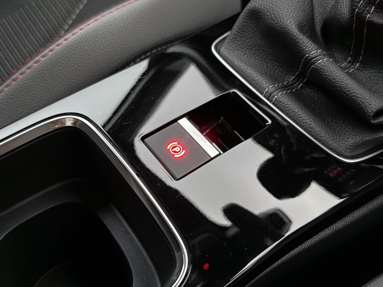 Vauxhall Mokka thumbnail Interior Front