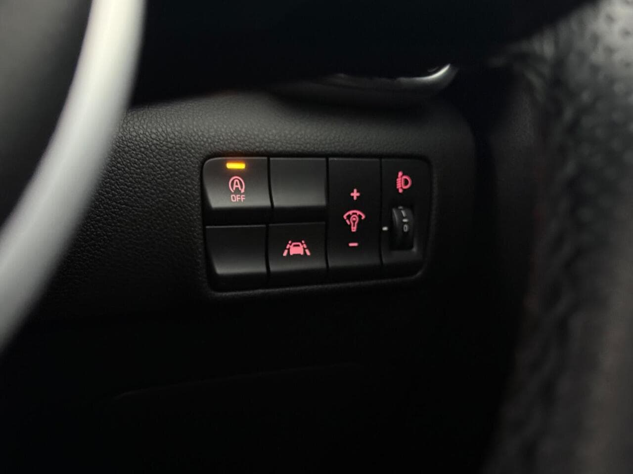 Kia Sportage thumbnail Misc Controls