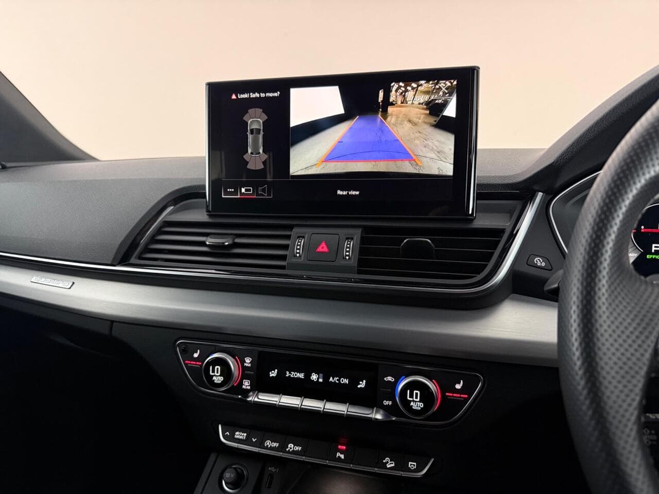 Audi Q5 thumbnail Infotainment System