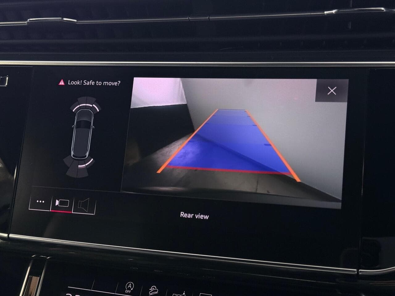 Audi Q7 thumbnail Infotainment System
