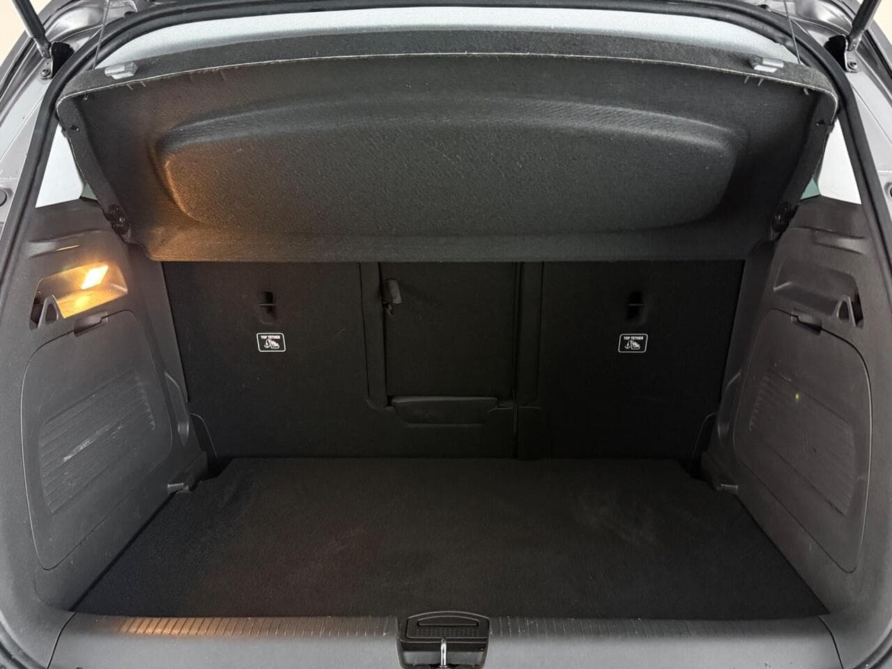 Vauxhall Crossland thumbnail Boot