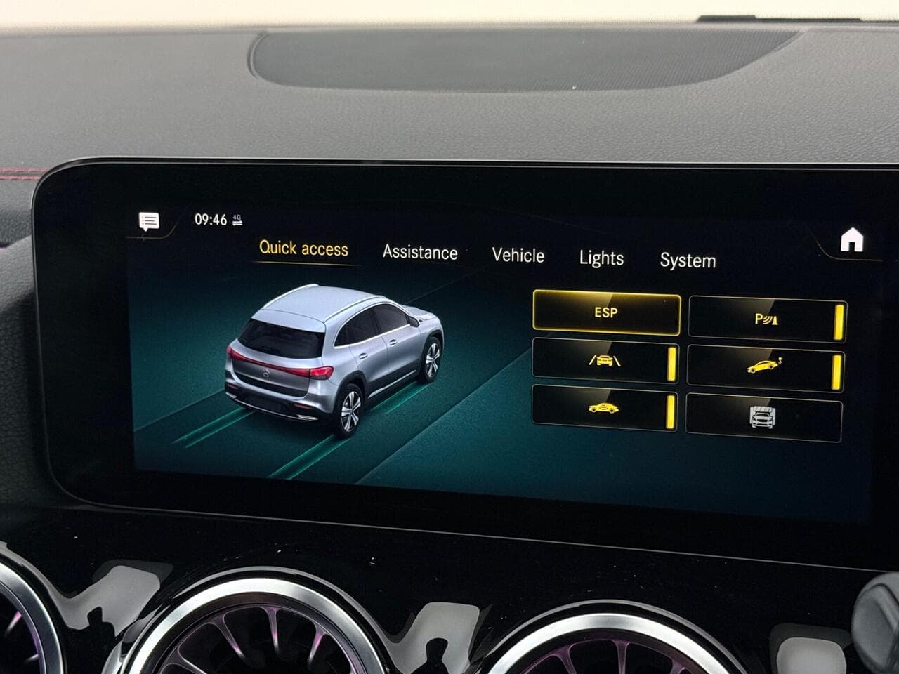 Mercedes-Benz EQA thumbnail Infotainment System