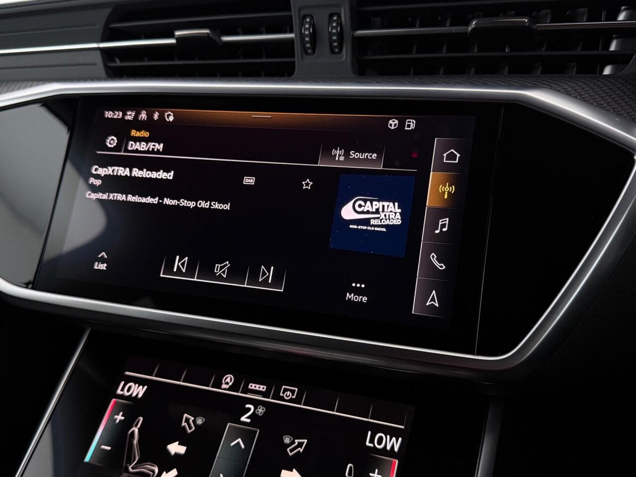 Audi A6 Avant thumbnail Infotainment System