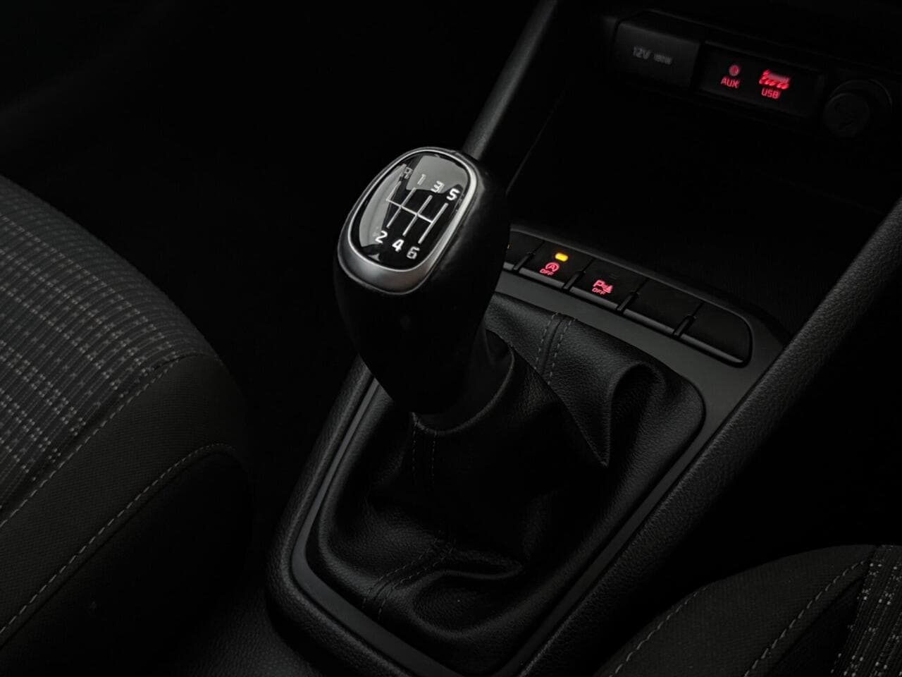 Kia Stonic thumbnail Interior Front