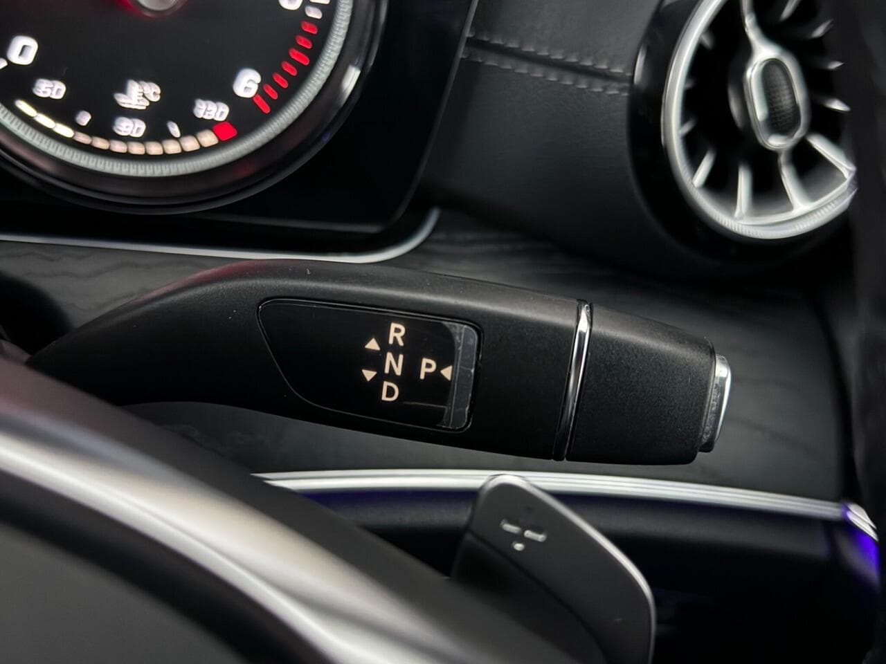 Mercedes-Benz E Class thumbnail Misc Controls