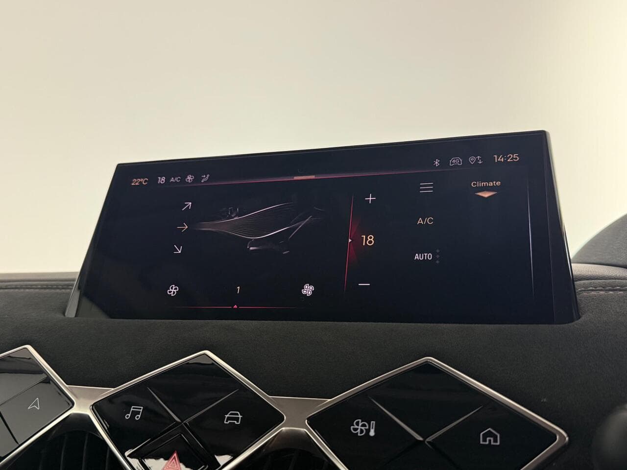 DS AUTOMOBILES DS 3 thumbnail Infotainment System