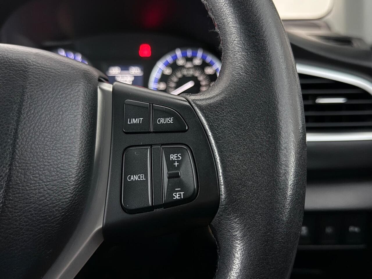 Suzuki SX4 S-Cross thumbnail Misc Controls