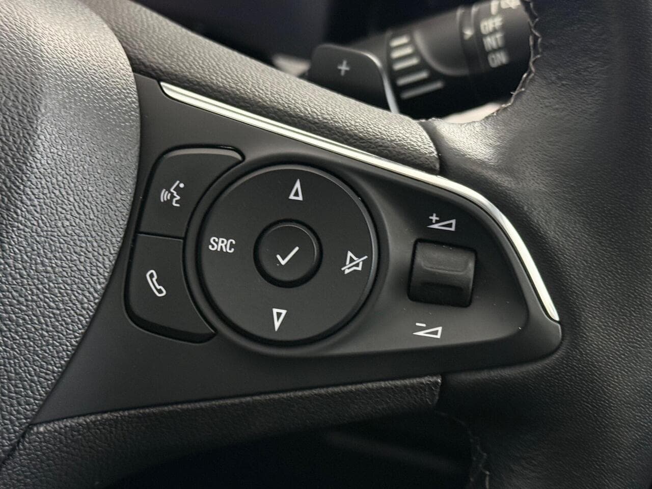 Vauxhall Grandland thumbnail Misc Controls