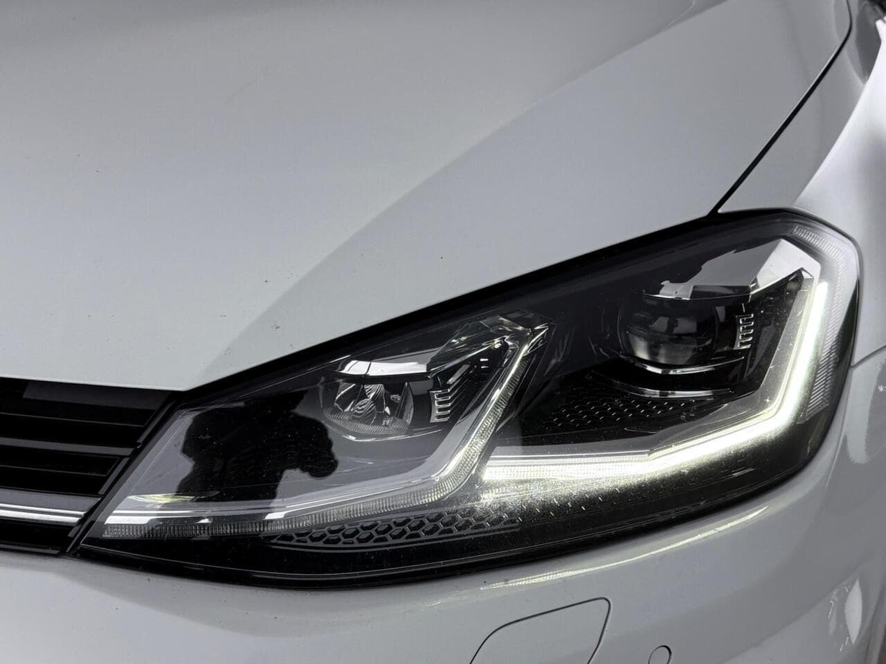 Volkswagen Golf thumbnail Lights Front