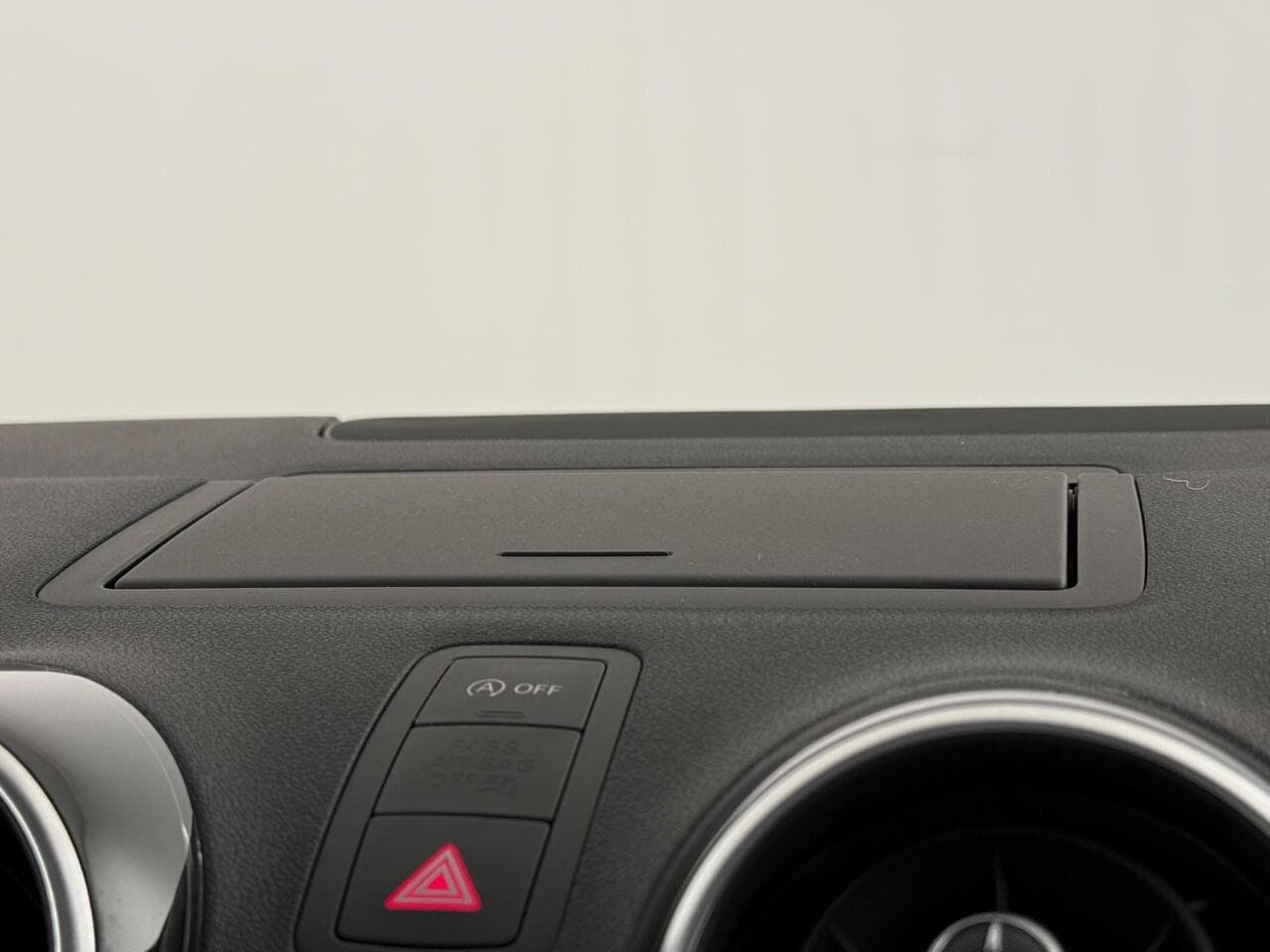 Audi A1 thumbnail Misc Controls
