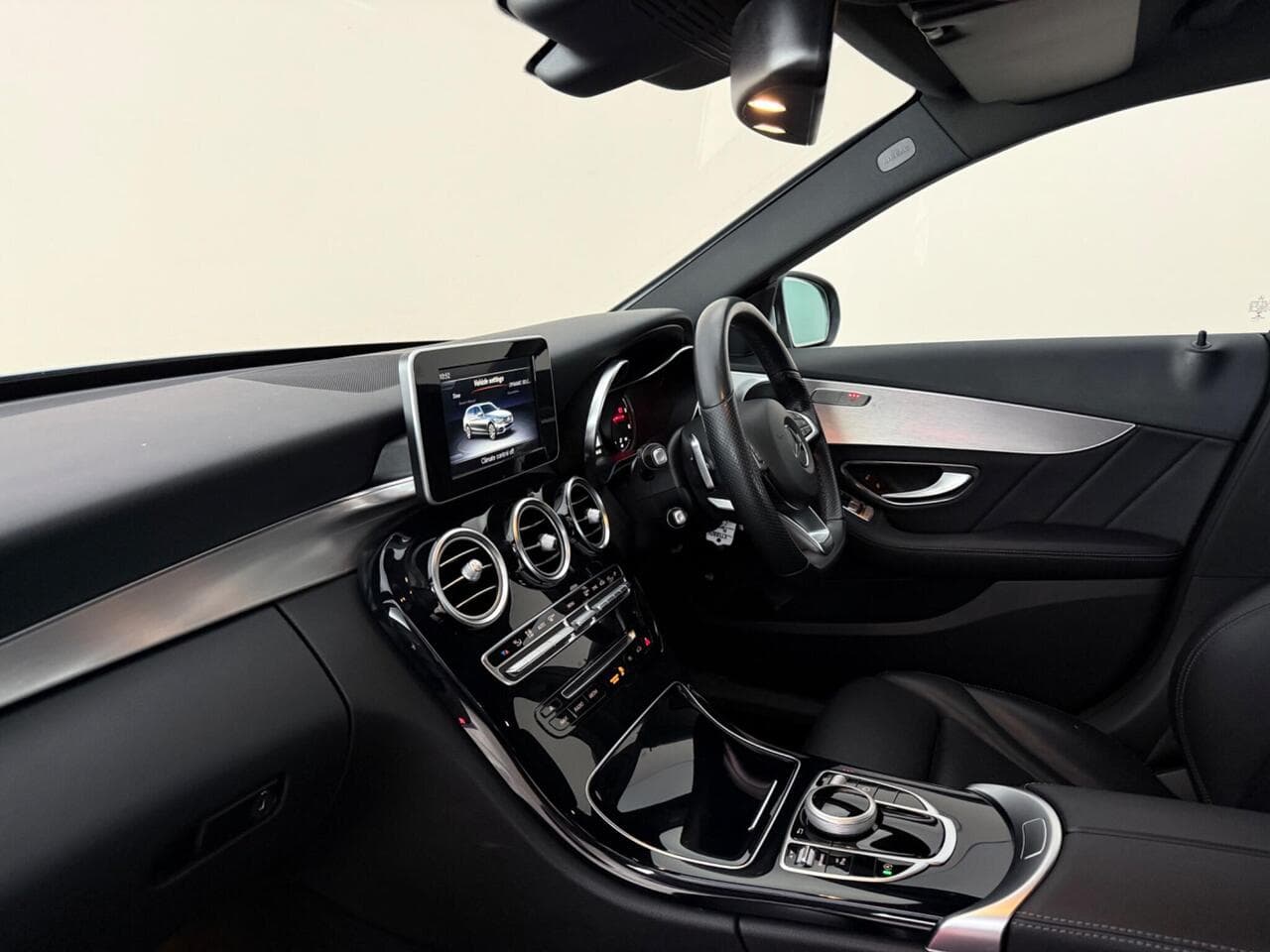 Mercedes-Benz C Class thumbnail Interior Front