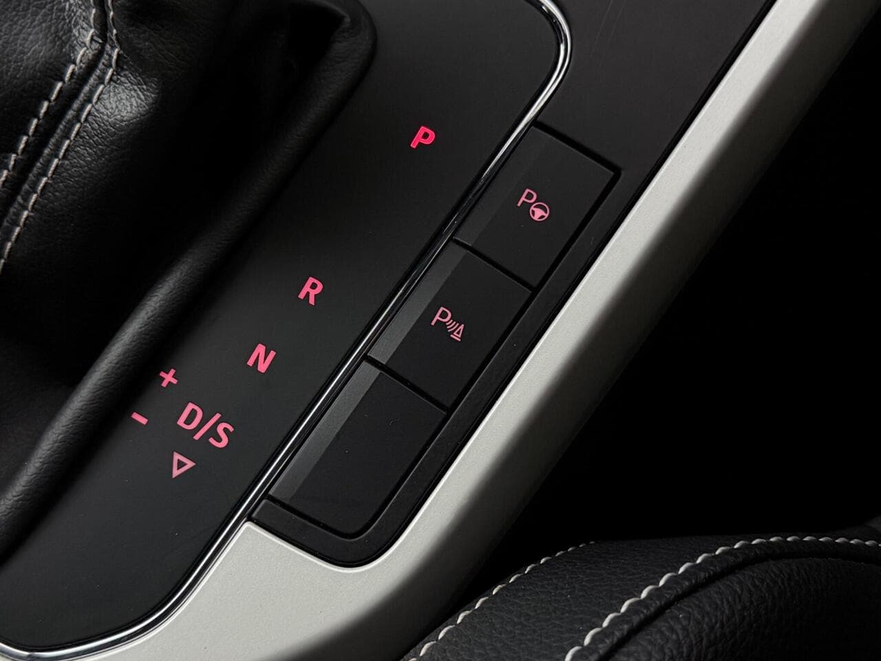 SEAT Arona thumbnail Misc Controls