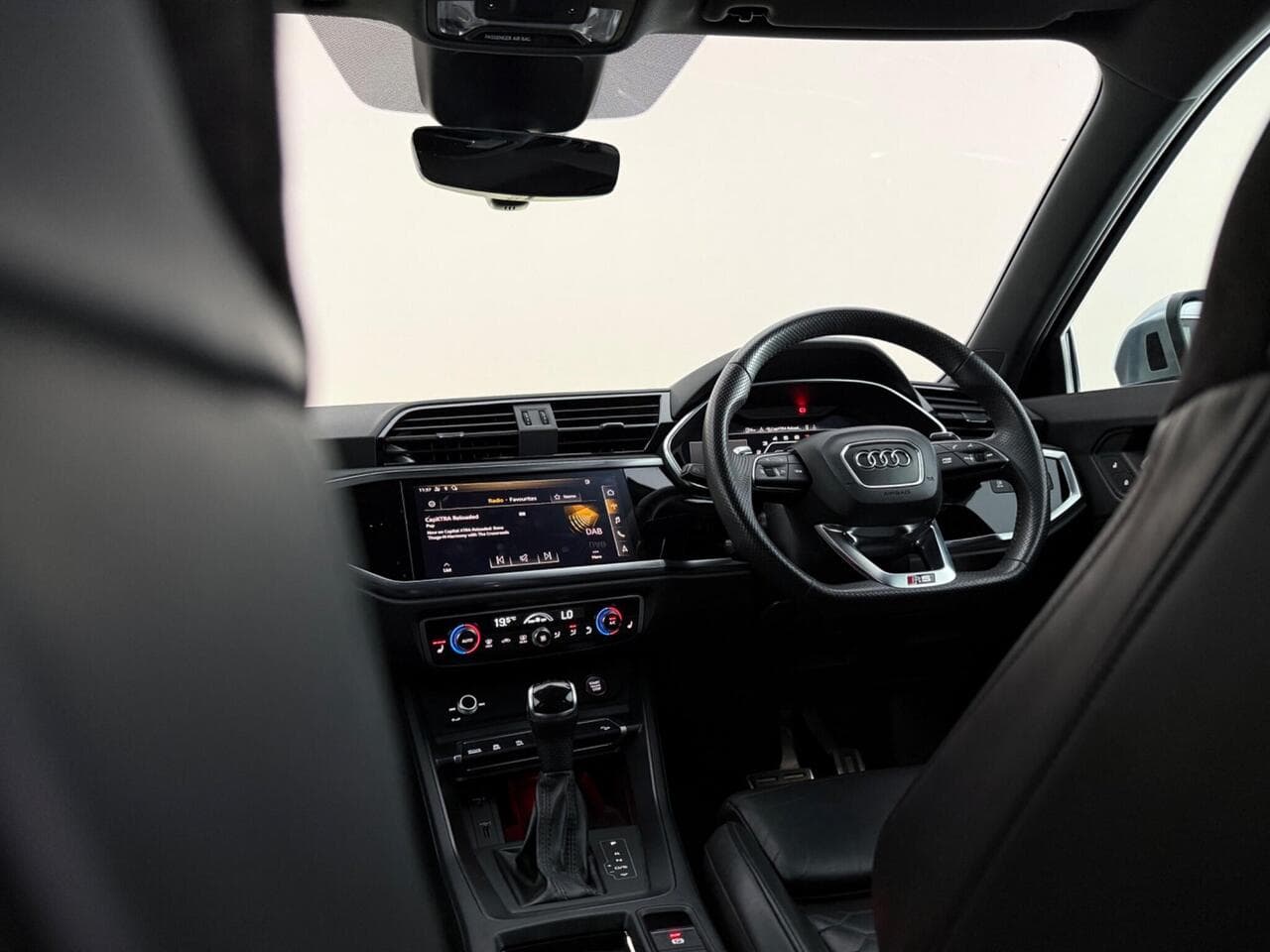 Audi RS Q3 thumbnail Interior Front