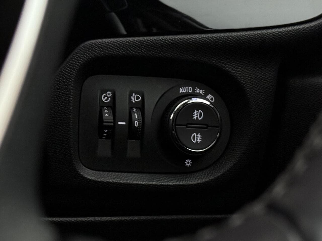 Vauxhall Corsa thumbnail Misc Controls
