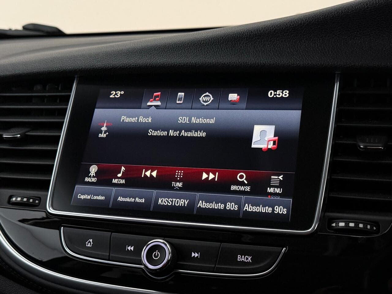 Vauxhall Mokka X thumbnail Infotainment System
