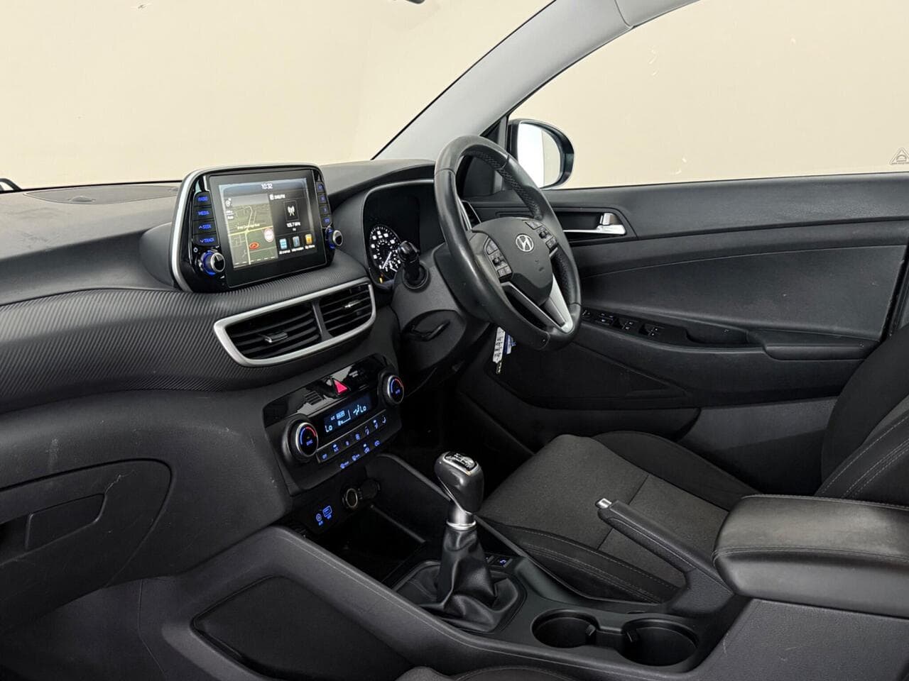 Hyundai TUCSON thumbnail Interior Front