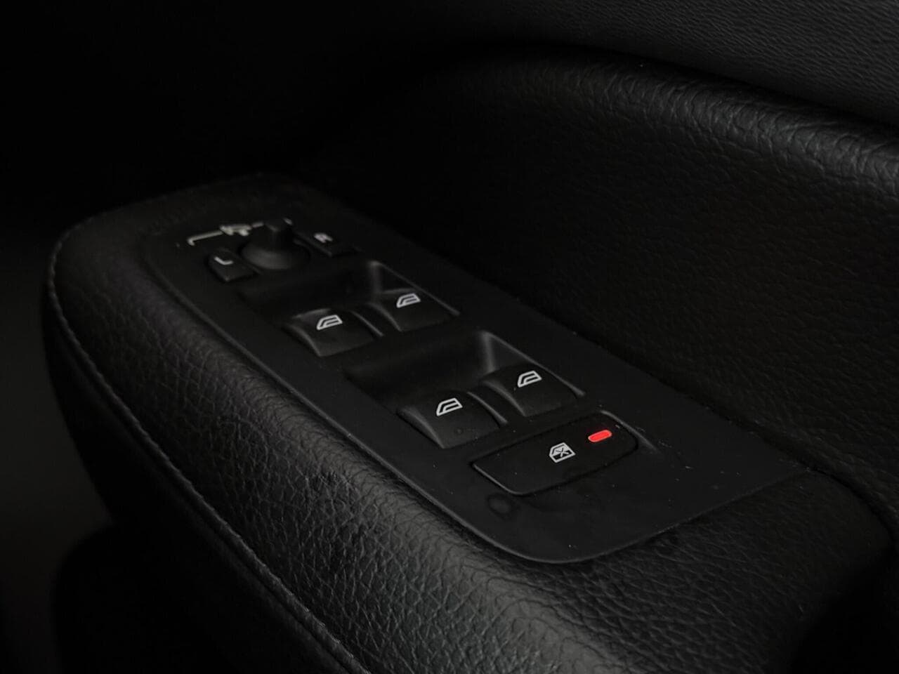 Volvo V60 thumbnail Misc Controls