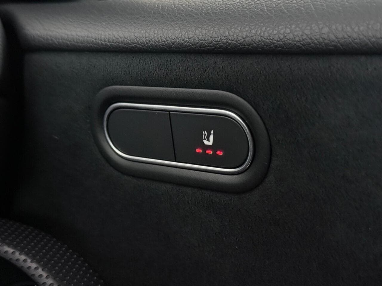 Mercedes-Benz A Class thumbnail Misc Controls