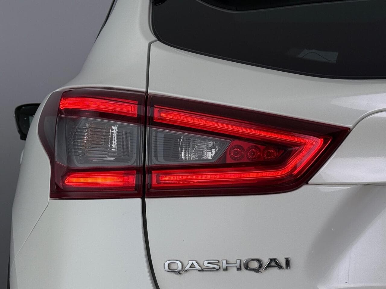 Nissan Qashqai thumbnail Lights Rear