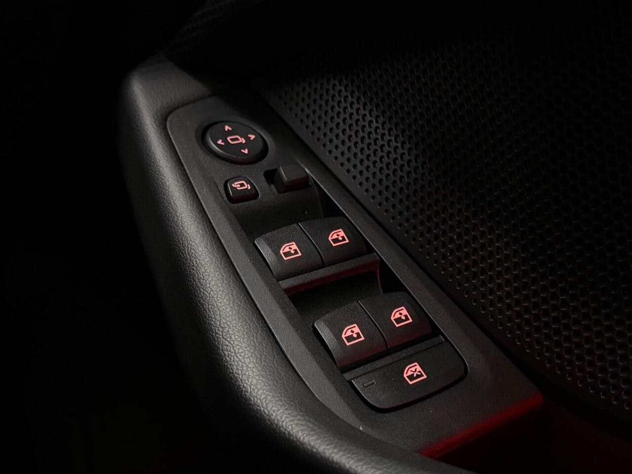BMW 1 Series thumbnail Misc Controls