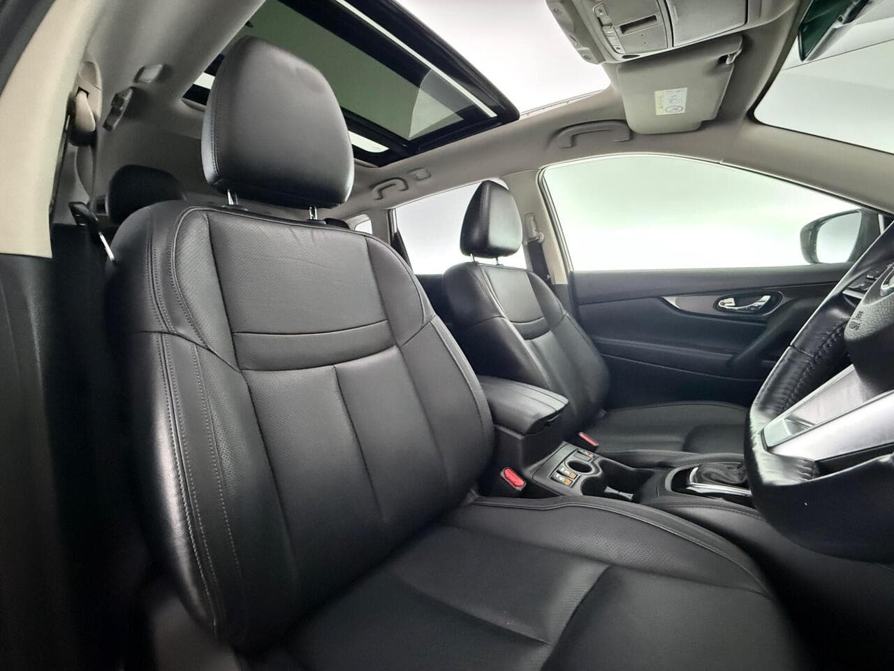 Nissan X-Trail thumbnail Seat Driver