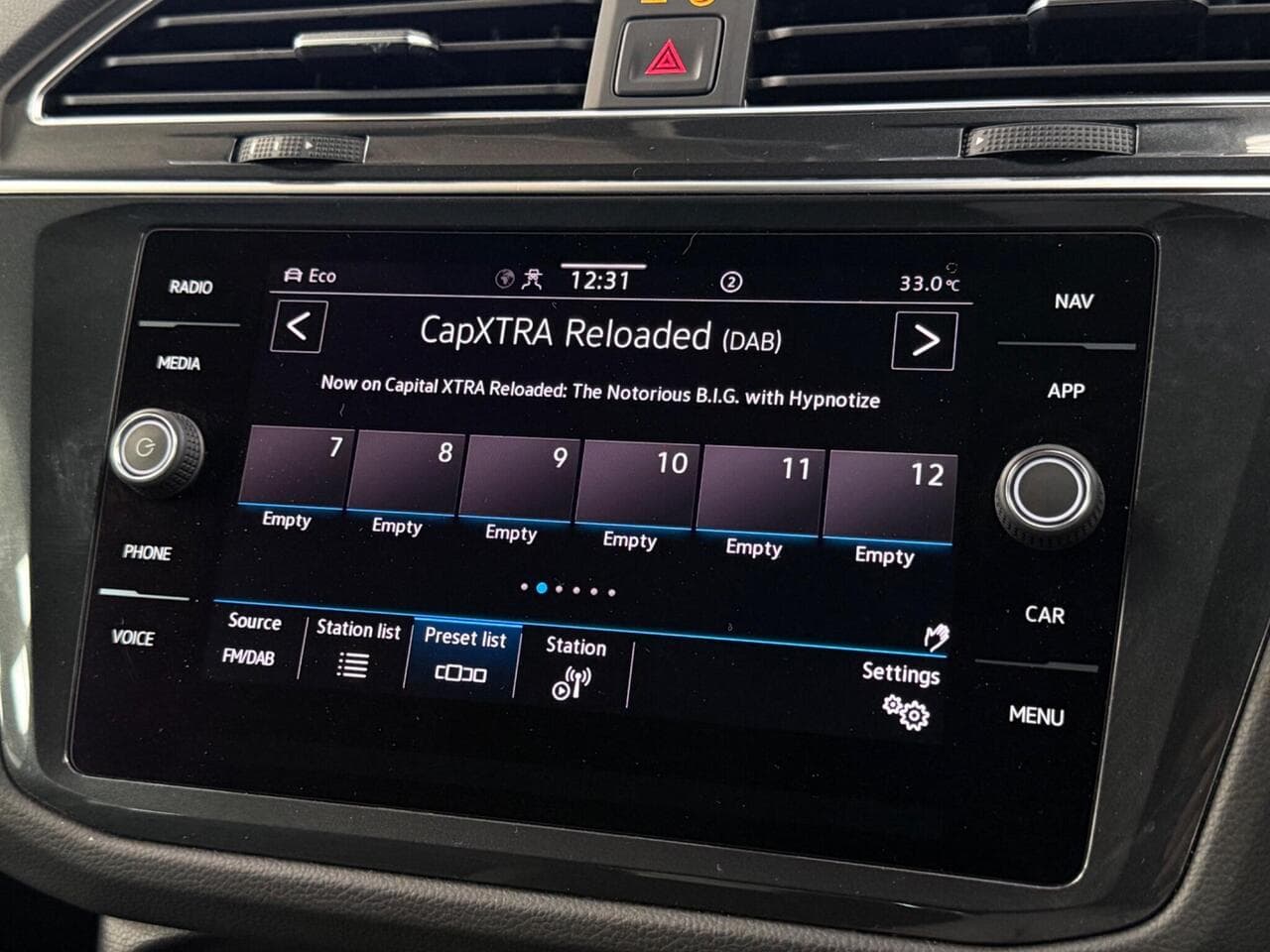 Volkswagen Tiguan thumbnail Infotainment System