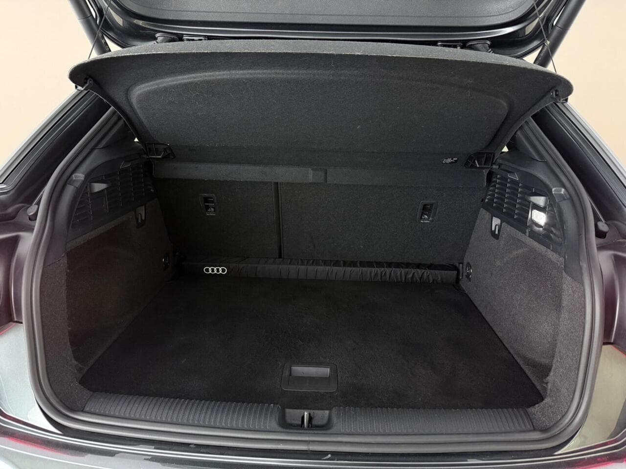 Audi Q2 thumbnail Boot