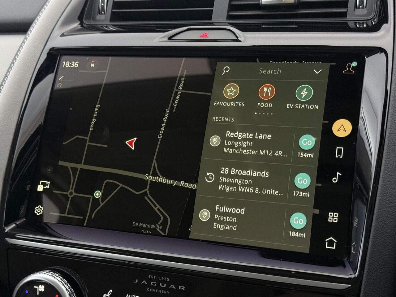 Jaguar E-PACE thumbnail Infotainment System