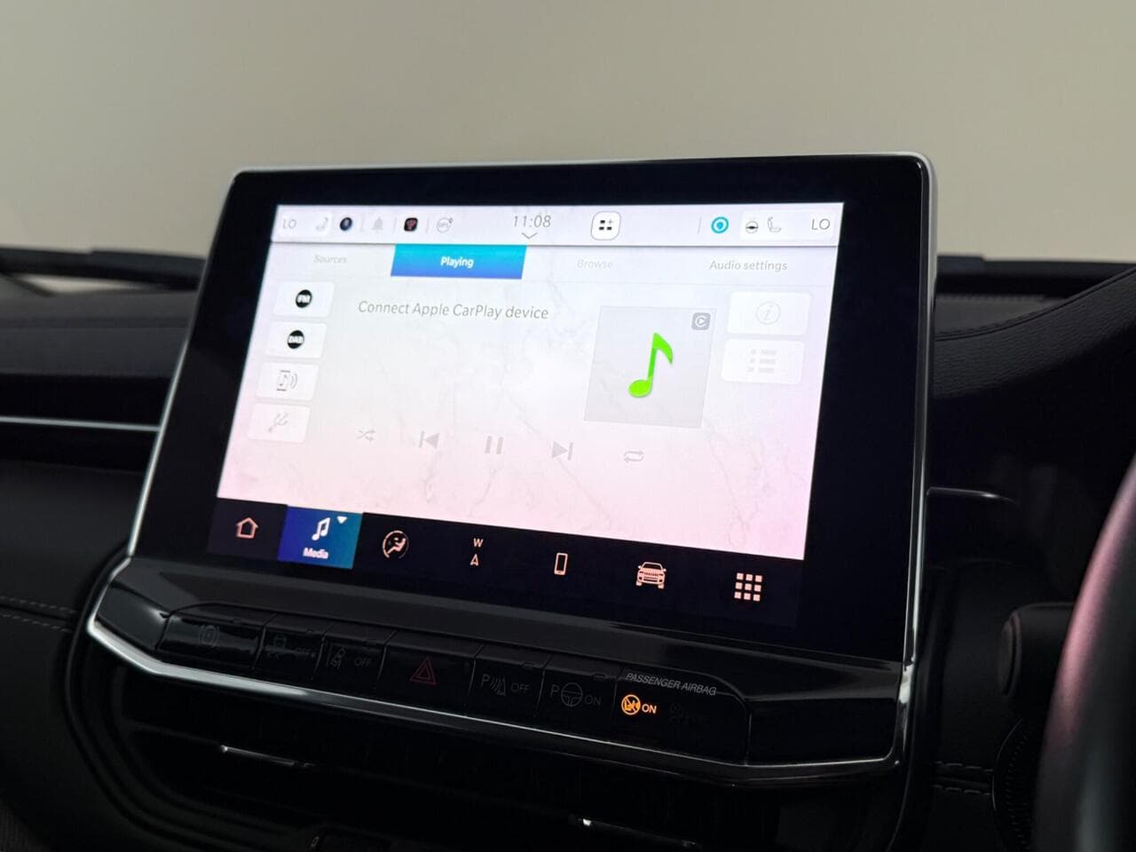 Jeep Compass thumbnail Infotainment System