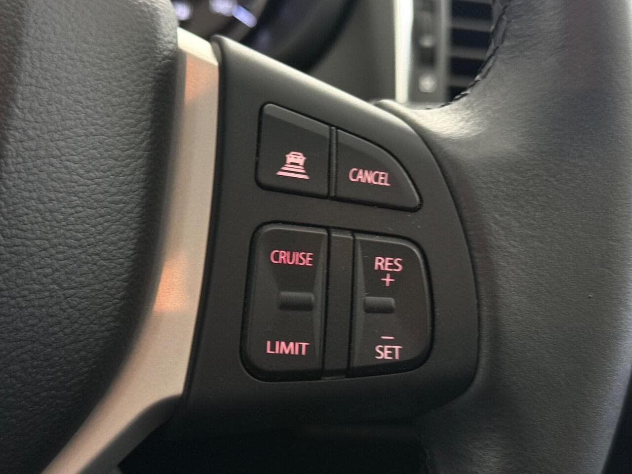 Suzuki S-Cross thumbnail Misc Controls