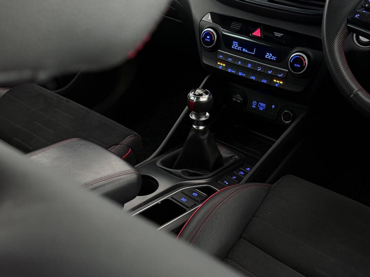 Hyundai TUCSON thumbnail Interior Front