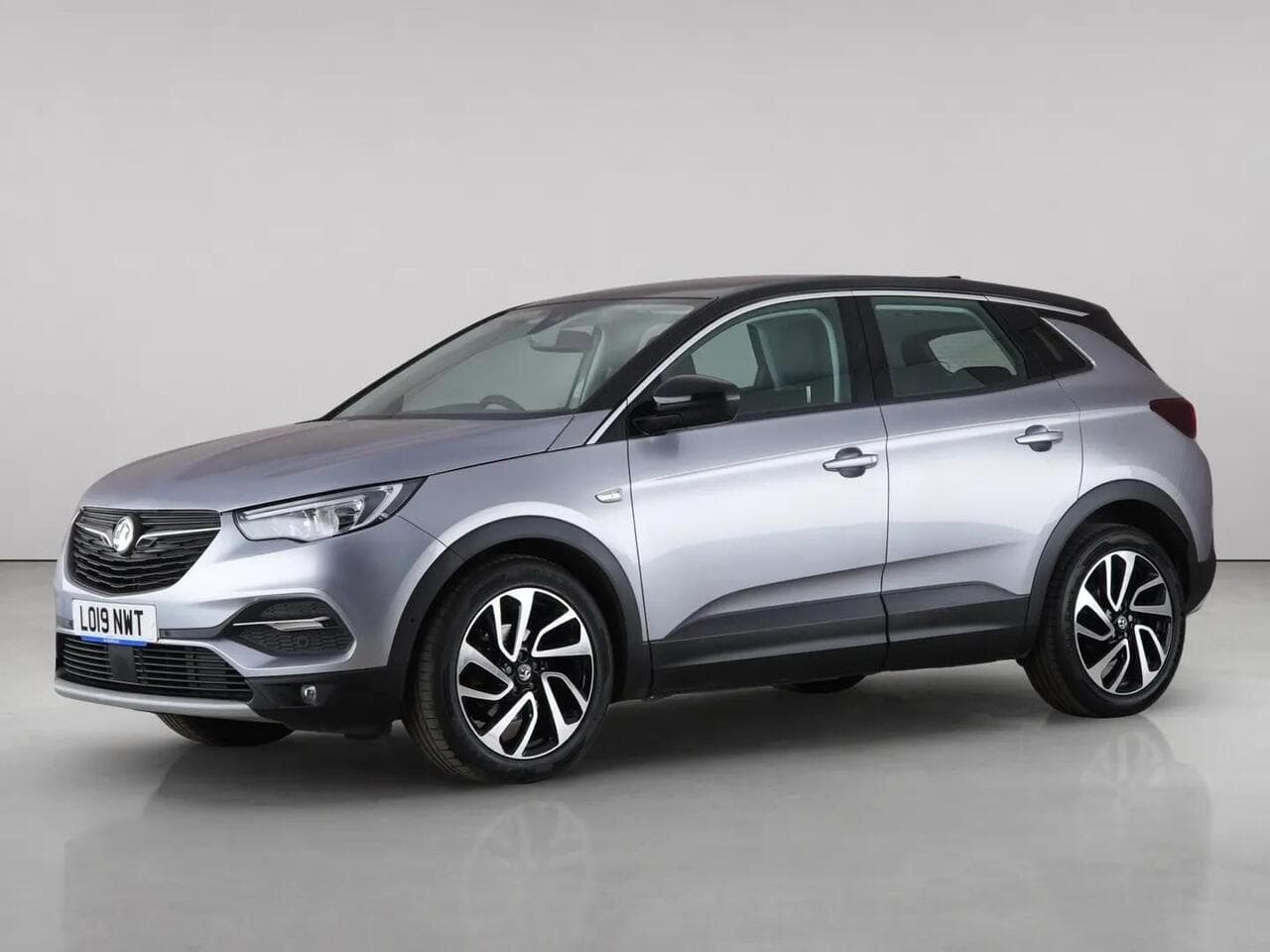 Vauxhall Grandland X thumbnail Front Left
