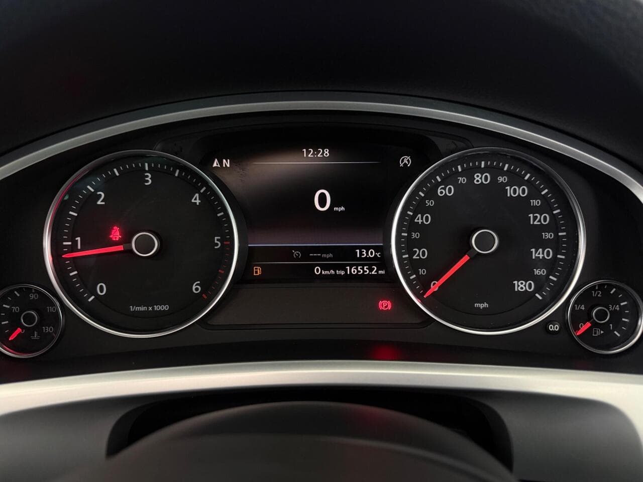 Volkswagen Touareg thumbnail Driver Instruments