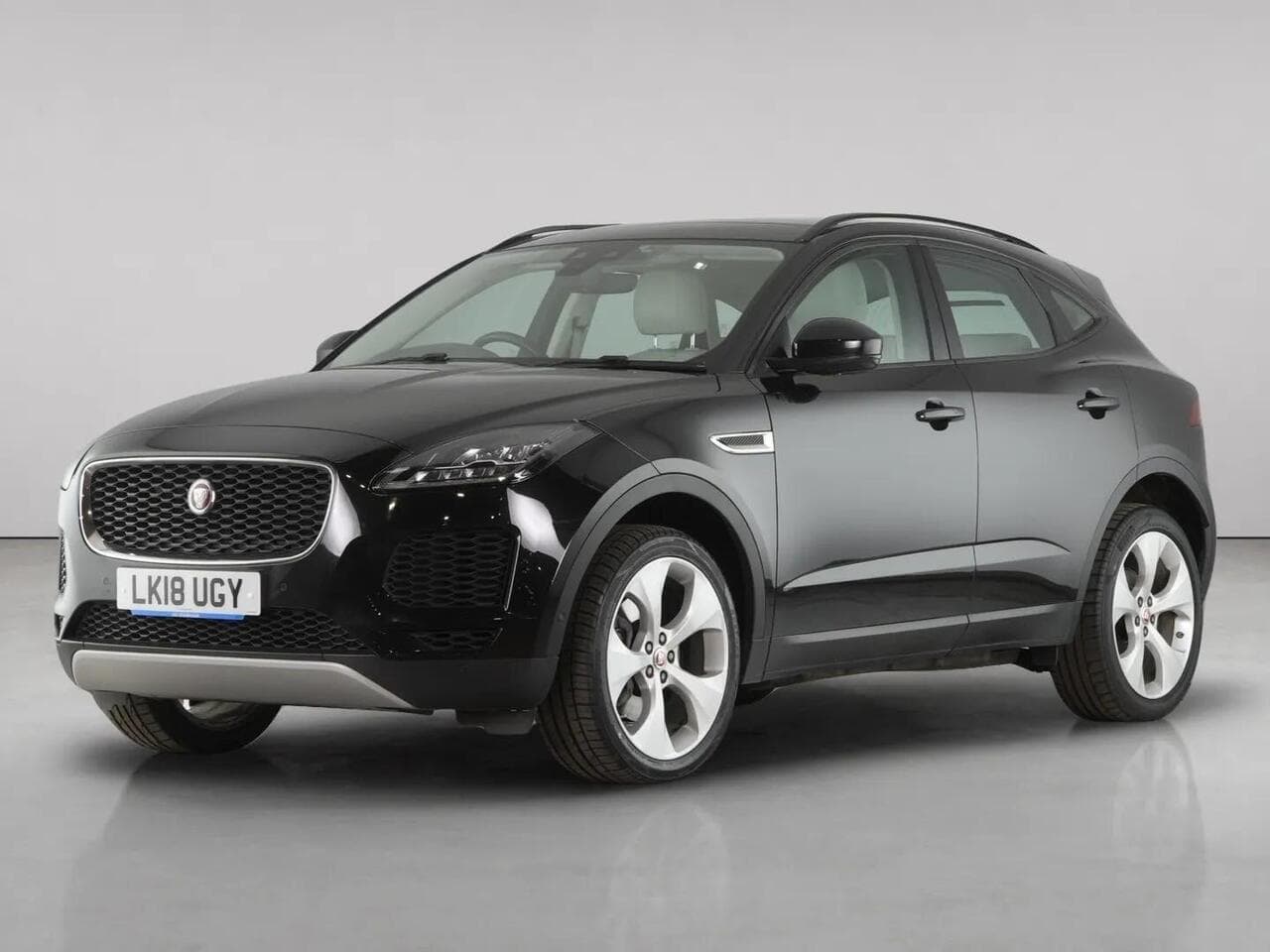 Jaguar E-PACE thumbnail Front Left