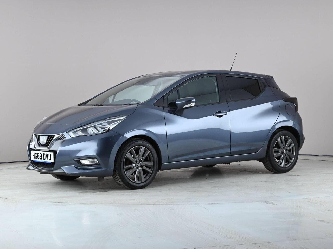 Nissan Micra thumbnail Front Left