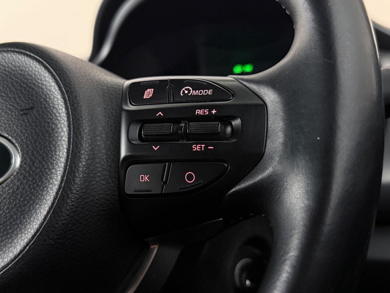 Kia Rio thumbnail Misc Controls
