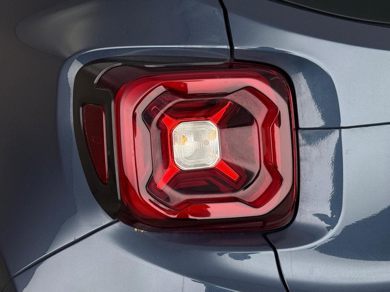 Jeep Renegade thumbnail Lights Rear