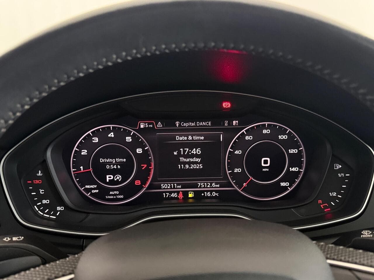Audi Q5 thumbnail Driver Instruments