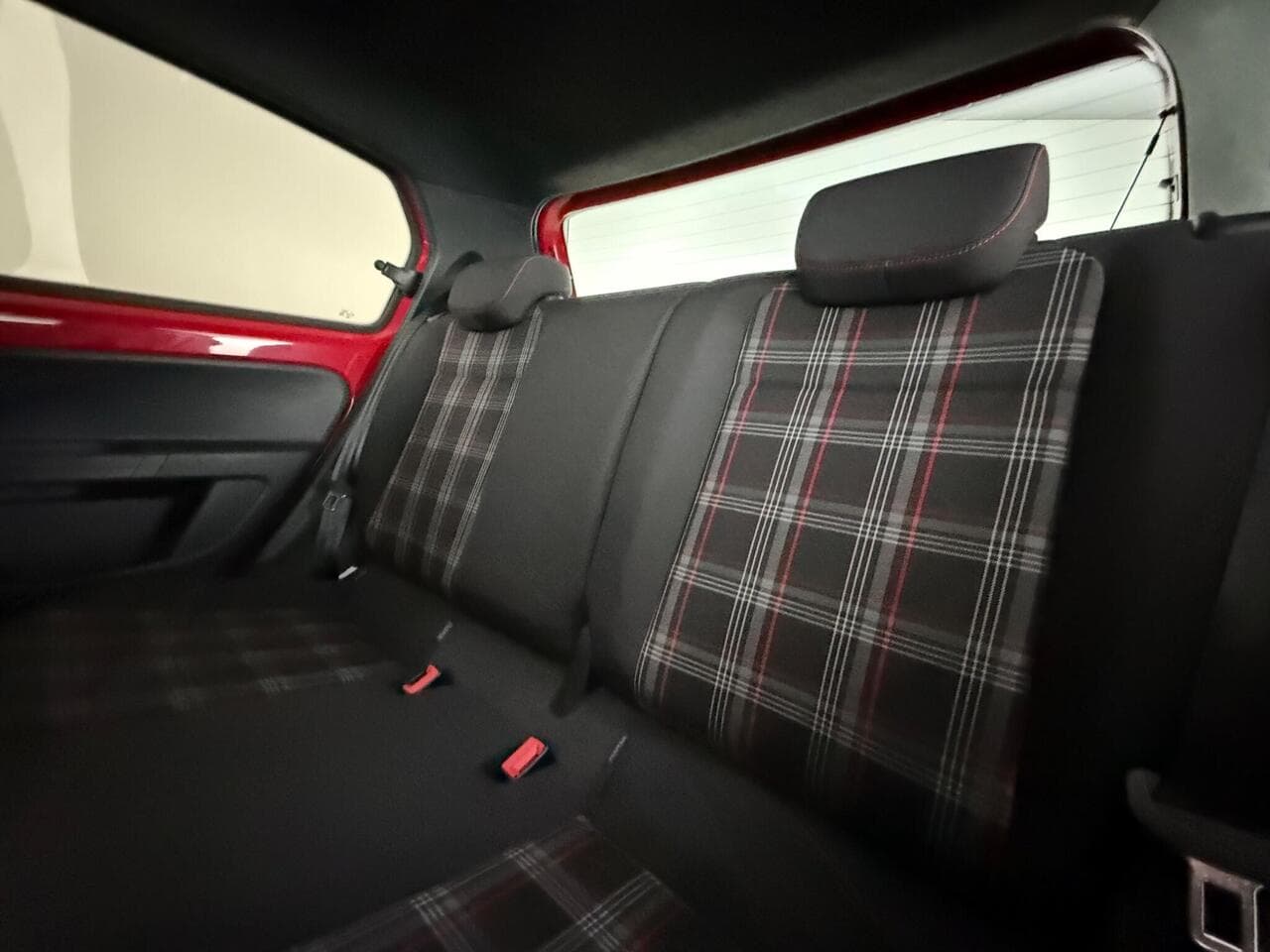 Volkswagen up! thumbnail Seats Rear