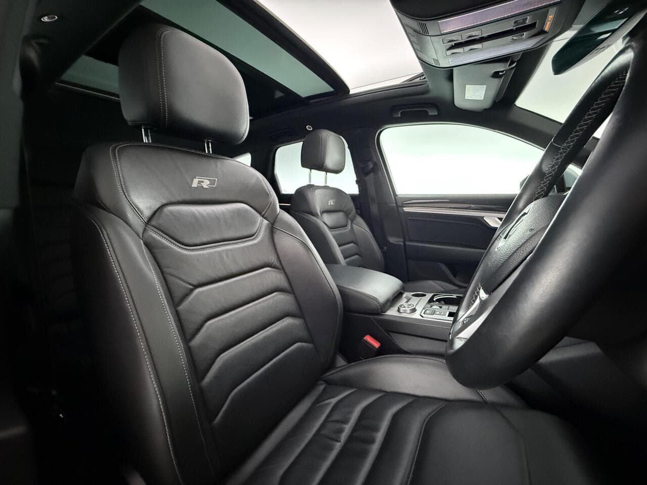 Volkswagen Touareg thumbnail Seat Driver