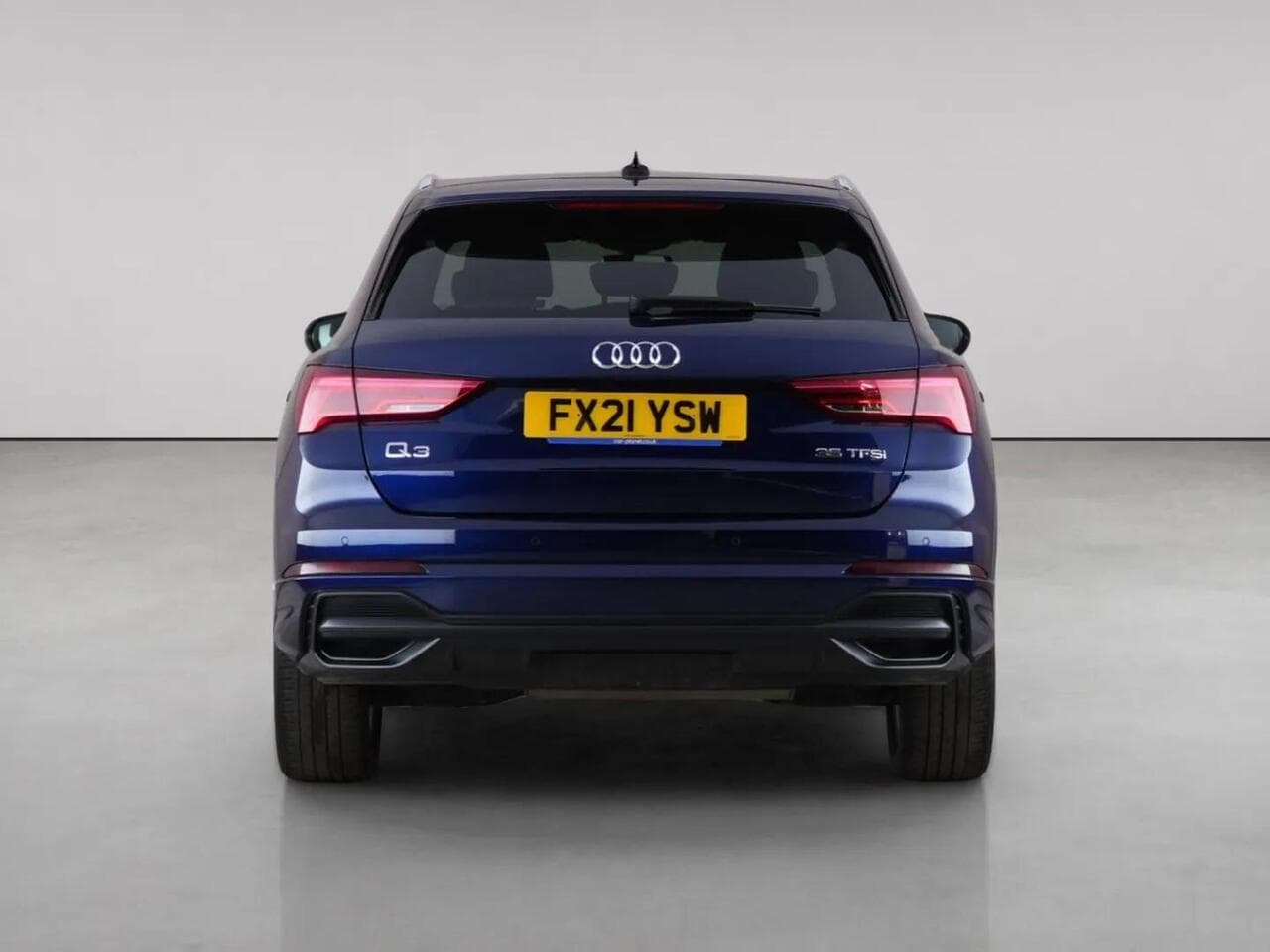 Audi Q3 thumbnail Rear